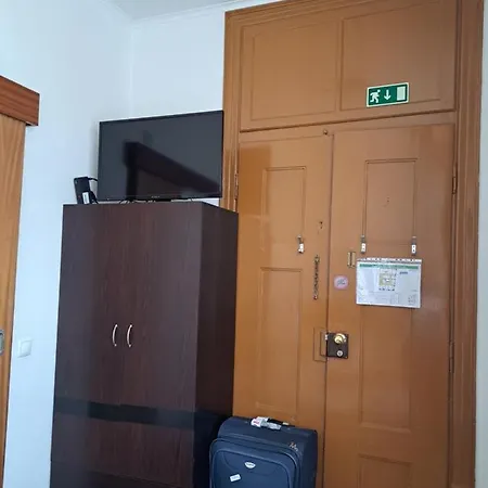 Residencial Aviz Pensión *